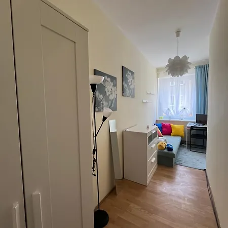 Quarto em Acomodações Particulares Pokój Przy Targach Poznańskich Nr 3, łóżko Długość 190 Cm Poznań